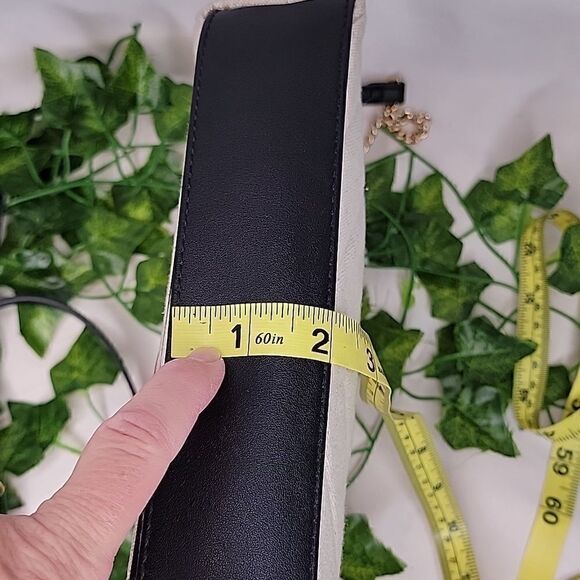 A New Day. Quilted Purse. EUC - Picture 14 of 14